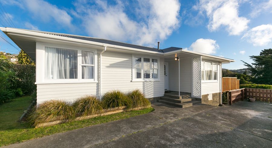  at 14 Catherine Crescent, Paparangi, Wellington