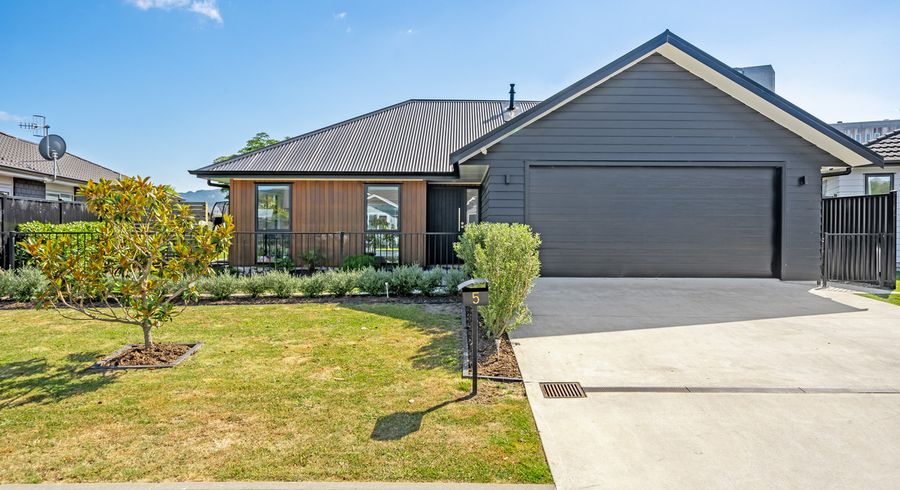  at 5 Don Griffin Grove, Trentham, Upper Hutt