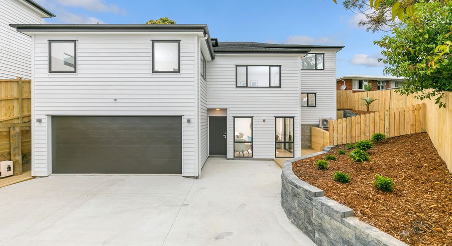  at 79 Lake Road, Northcote, Auckland