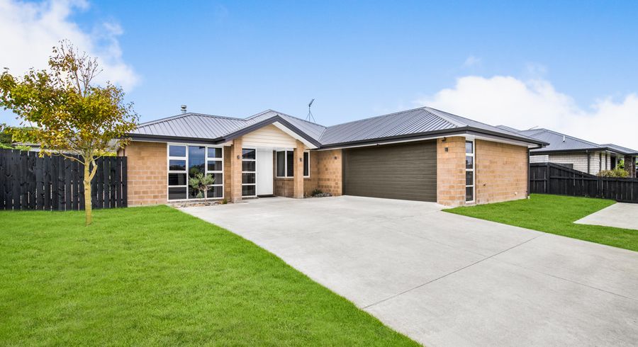  at 8 Vivien Place, Patumahoe, Pukekohe