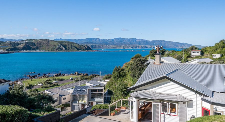  at 10 Hungerford Road, Lyall Bay, Wellington