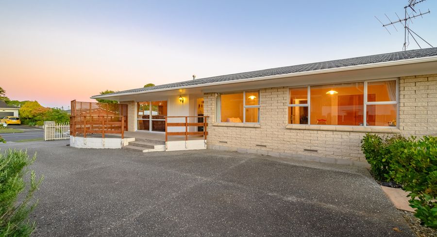  at 11 Cascades Road, Pakuranga Heights, Auckland