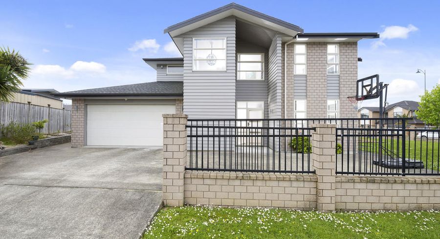  at 2 Murray Becroft Avenue , Henderson, Auckland