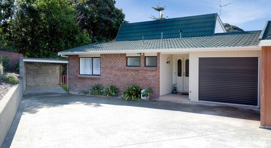  at 27A Shackle Lane, Whitby, Porirua