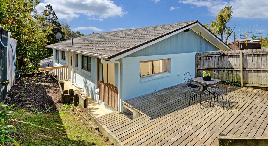  at 1/11 Portobello Place, Torbay, Auckland