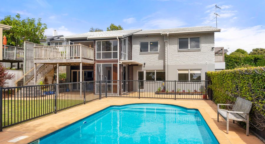  at 121 Gowing Drive, Meadowbank, Auckland