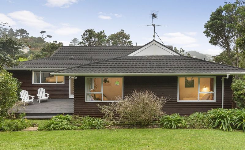  at 11 Epping Grove, Karori, Wellington