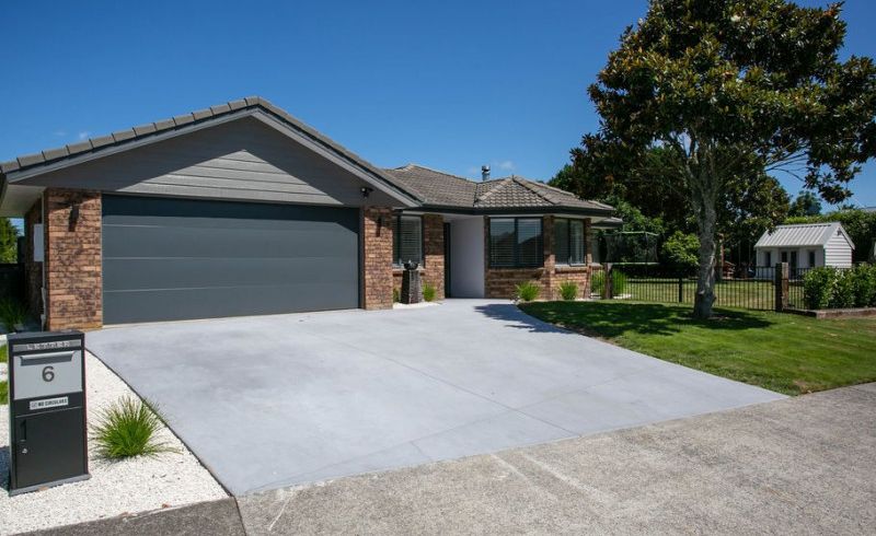 at 6 De La Mare Drive, Leamington, Cambridge