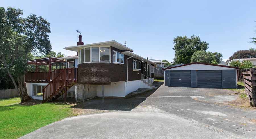  at 34 La Rosa Street, Green Bay, Auckland