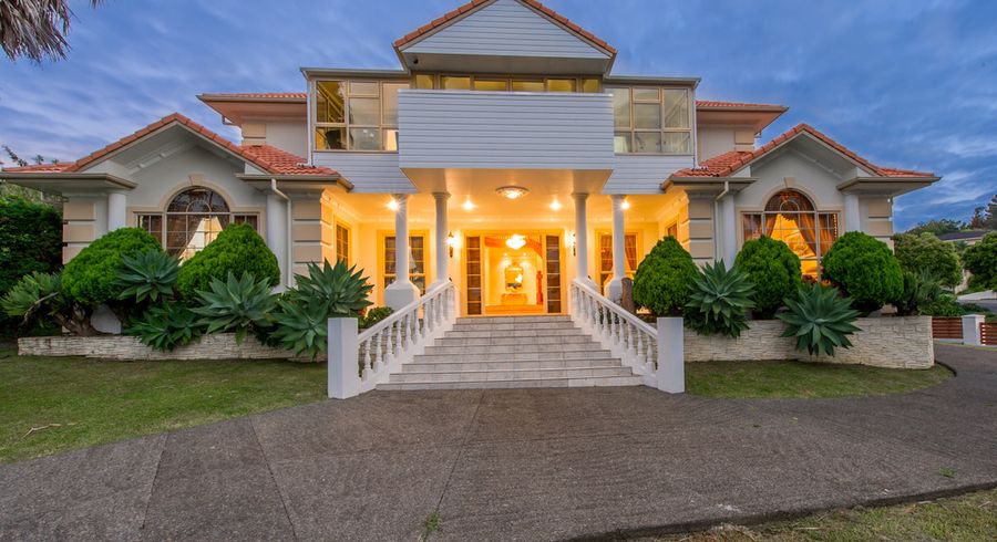  at 2 Kerridge Close, Shamrock Park, Auckland