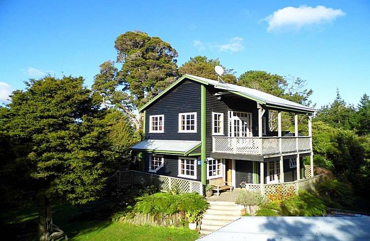  at 102 Avro Road, Blue Mountains, Upper Hutt