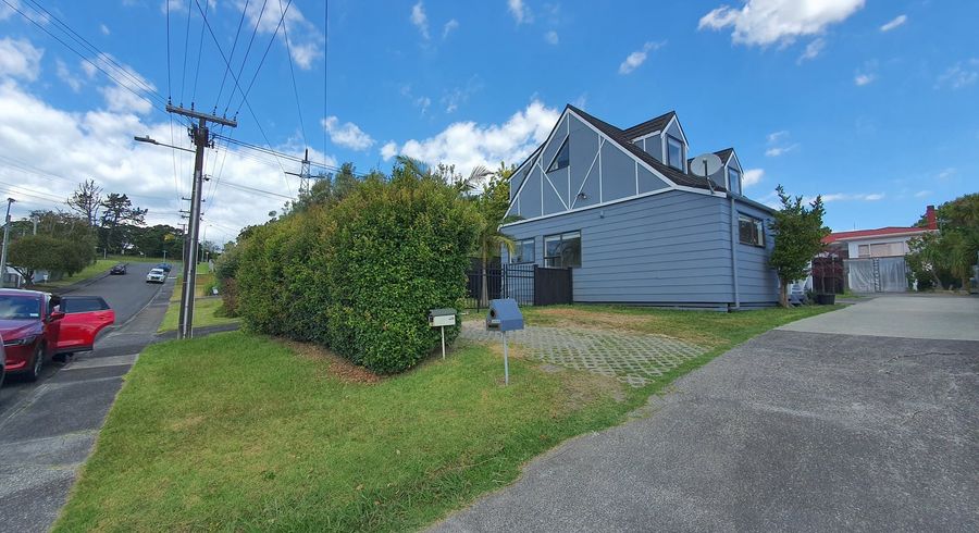  at 1/31 Sunnyfield Crescent, Glenfield, Auckland