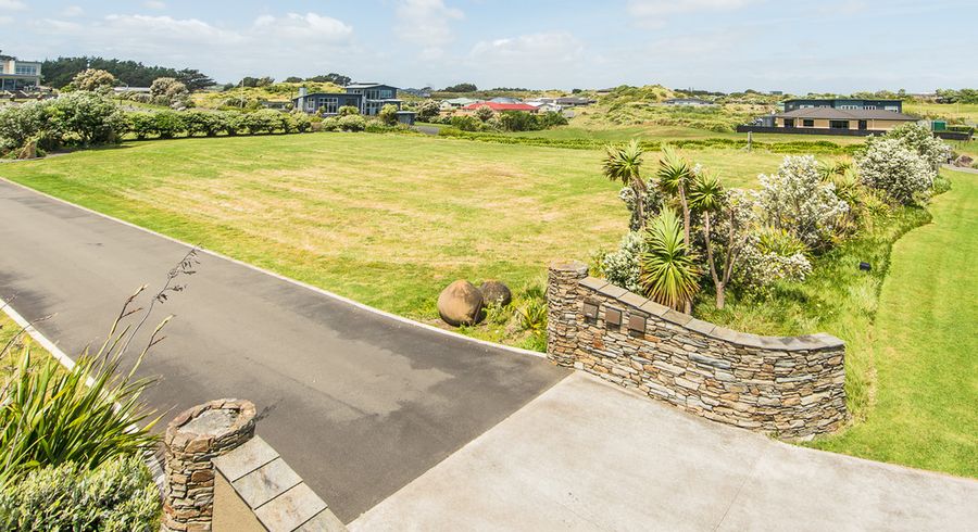  at 32 Longbeach Drive, Castlecliff, Whanganui