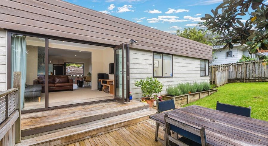  at 2/5 Witheford Drive, Bayview, Auckland