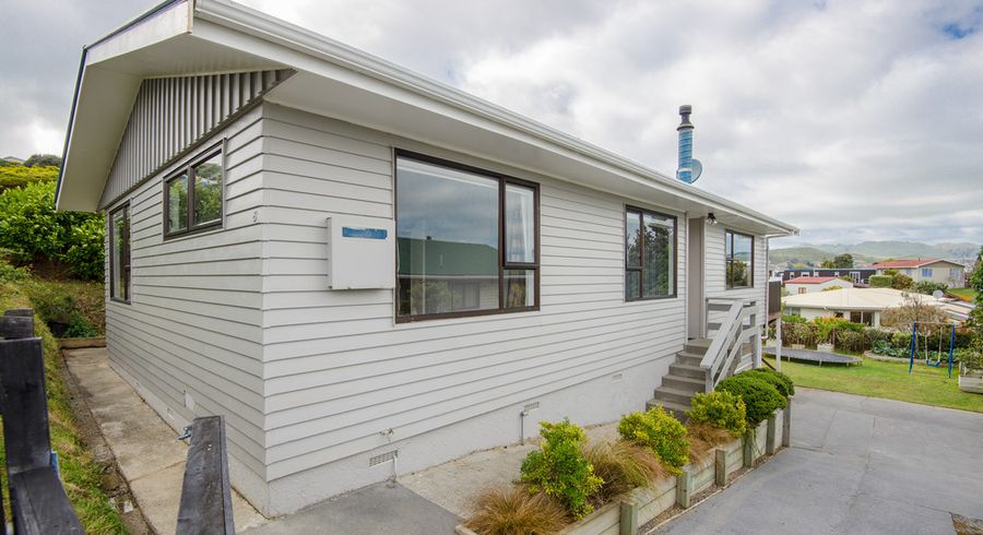  at 8 Inlet View, Titahi Bay, Porirua