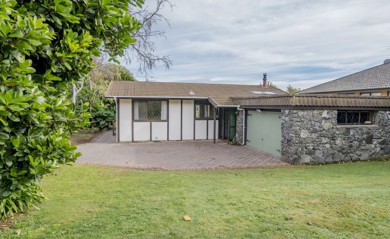  at 2 Shotover Grove, Waikanae