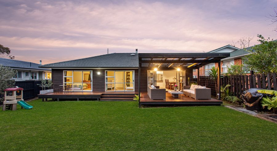  at 4 Waterlea Avenue, Mangere Bridge, Auckland