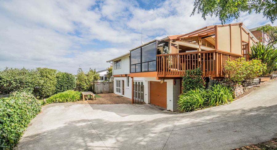  at 6 Barker Rise, Northcross, Auckland