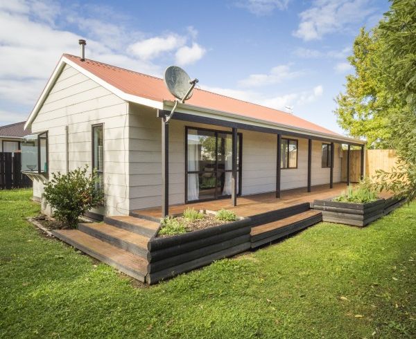  at 43 Chatsworth Place, Highbury, Palmerston North