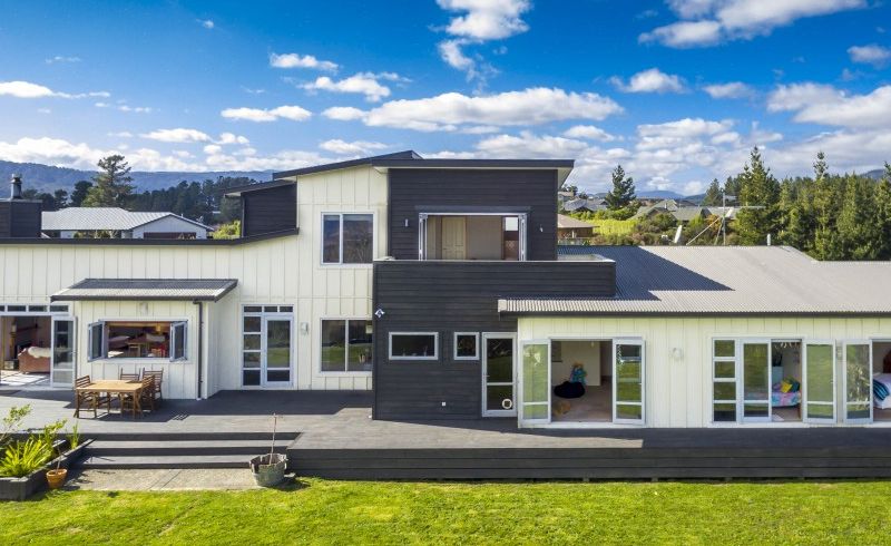  at 4 Mount Marua Way, Timberlea, Upper Hutt