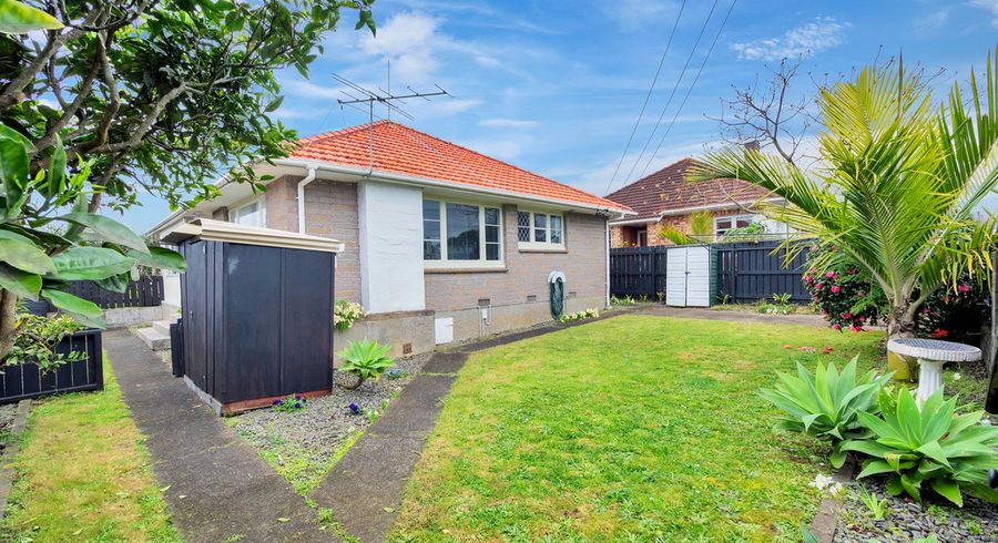  at 1/0 Sandringham Road, Sandringham, Auckland