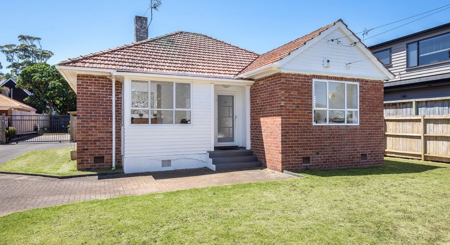  at 26 Queensway, Three Kings, Auckland