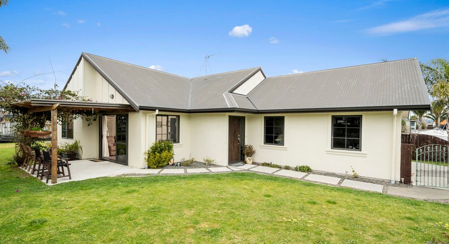  at 18 Madeleine Terrace, Papamoa Beach, Papamoa