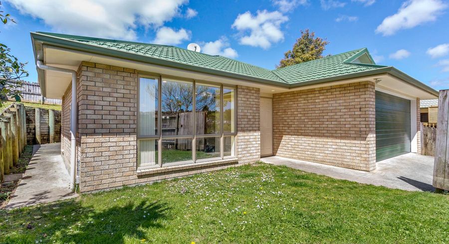  at 7 Xena Way, Henderson, Auckland