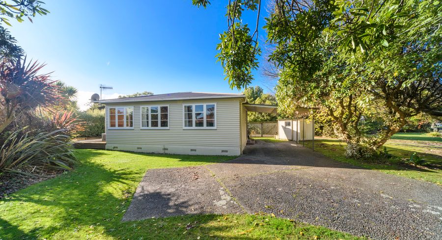  at 6 Nathan Place, West End, Palmerston North