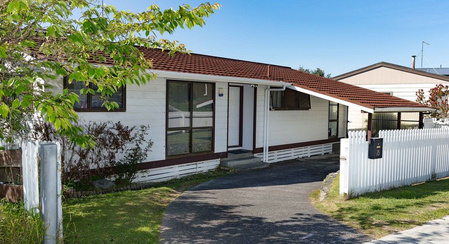  at 75 Fyvie Avenue, Tawa, Wellington