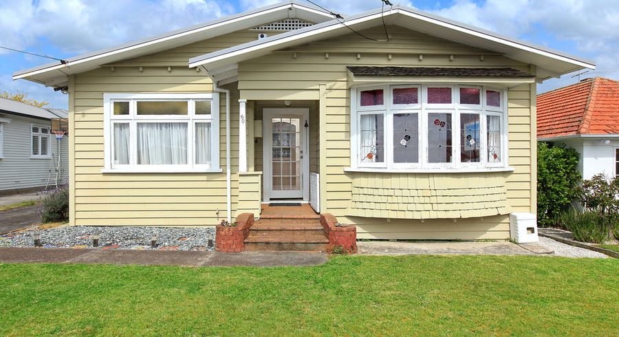  at 60 Huia Road, Point Chevalier, Auckland
