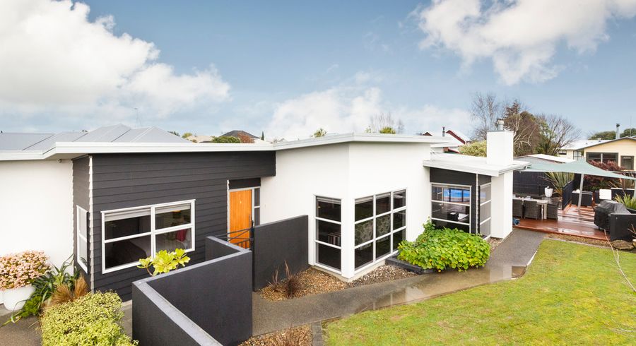  at 6 Rodeo Drive, Kelvin Grove, Palmerston North