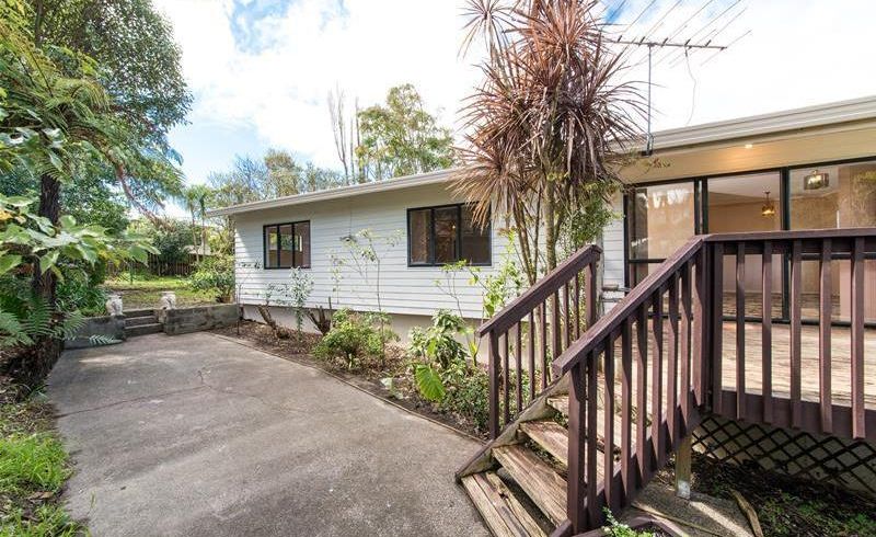  at 9 Thalia Place, Totara Vale, Auckland