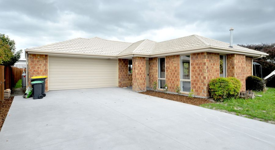  at 9 Kingsbridge Drive, Burwood, Christchurch
