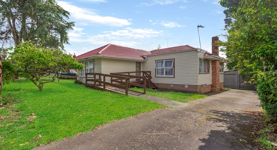  at 21 Crown Crescent, Otara, Auckland