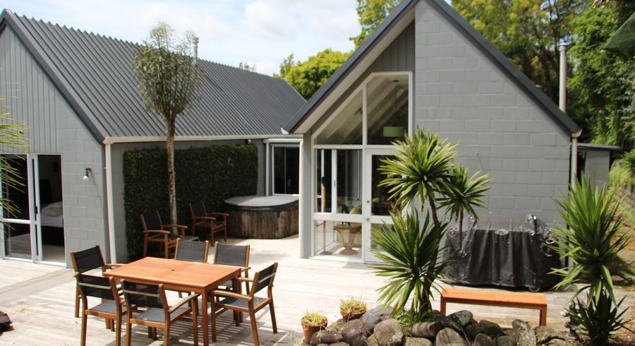  at 10 Doralto Road, Frankleigh Park, New Plymouth