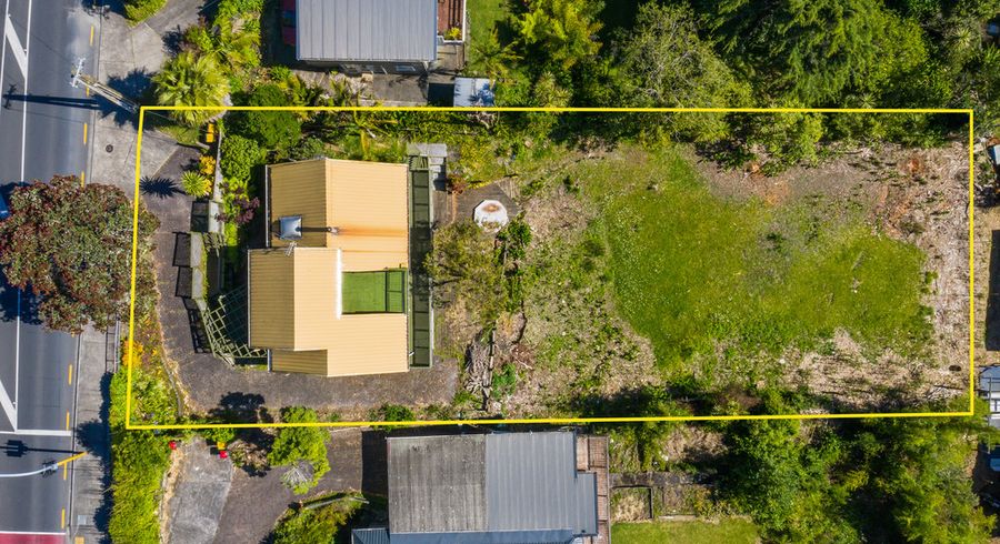  at 313 Don Buck Road, Massey, Auckland