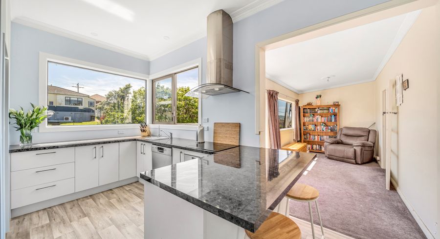  at 27 Wills Street, Balaclava, Dunedin