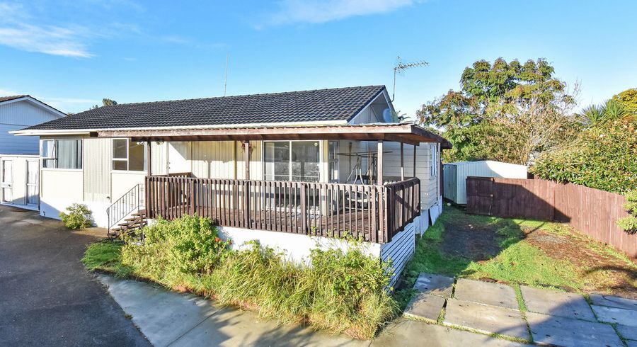  at 19 Charntay Avenue, Clover Park, Auckland