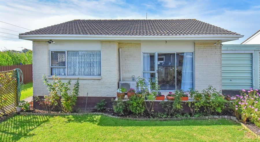  at 4/50 Kenderdine Road, Papatoetoe, Auckland