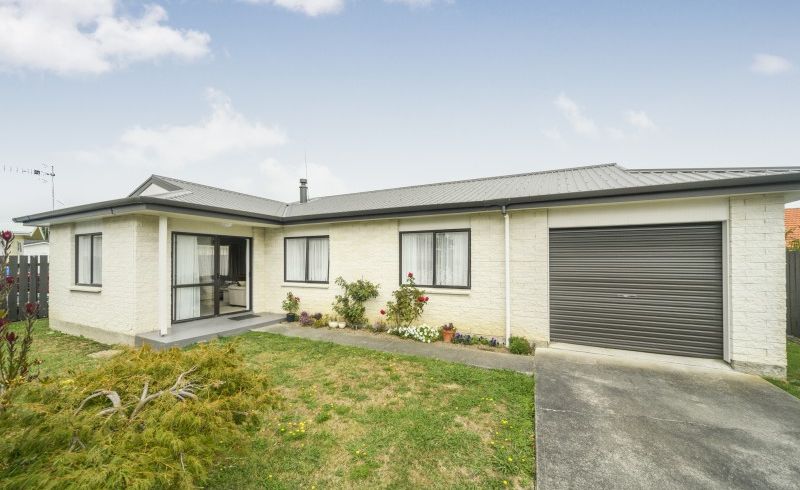  at 28 Chatsworth Place, Highbury, Palmerston North