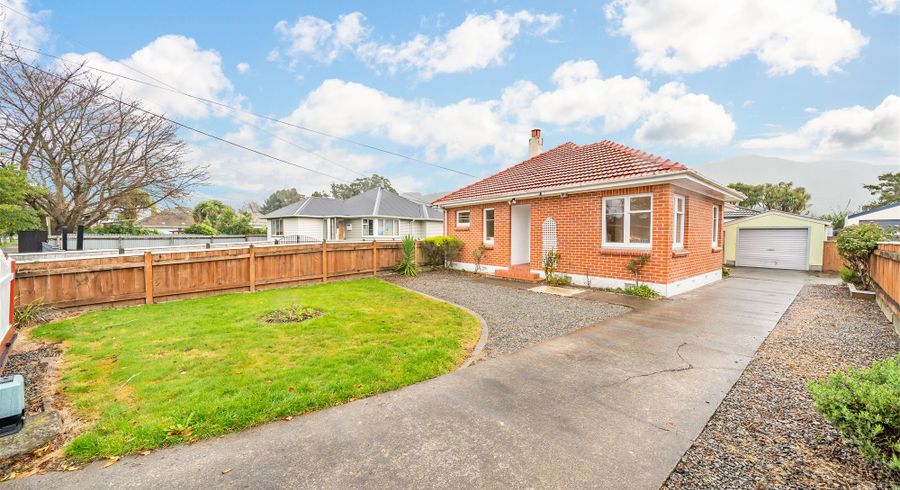  at 23 Hudson Avenue, Ebdentown, Upper Hutt