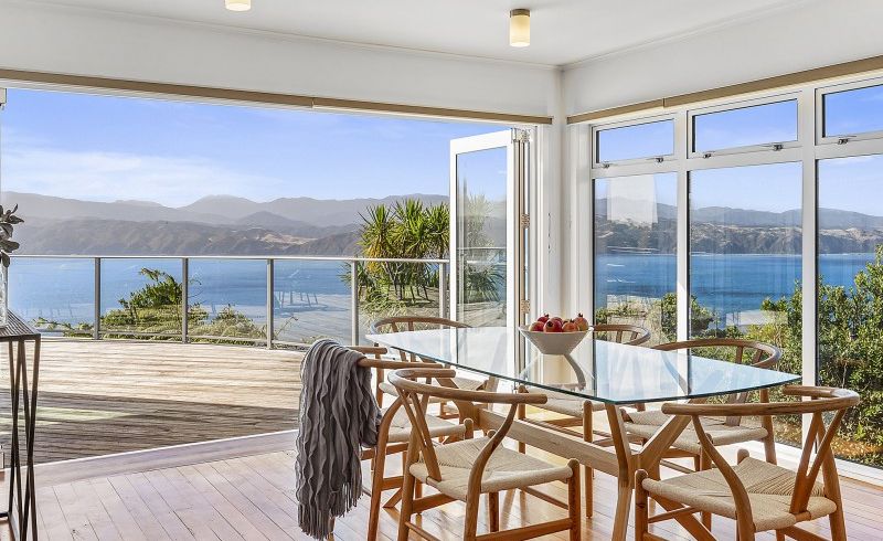  at 178 Nevay Road, Karaka Bays, Wellington
