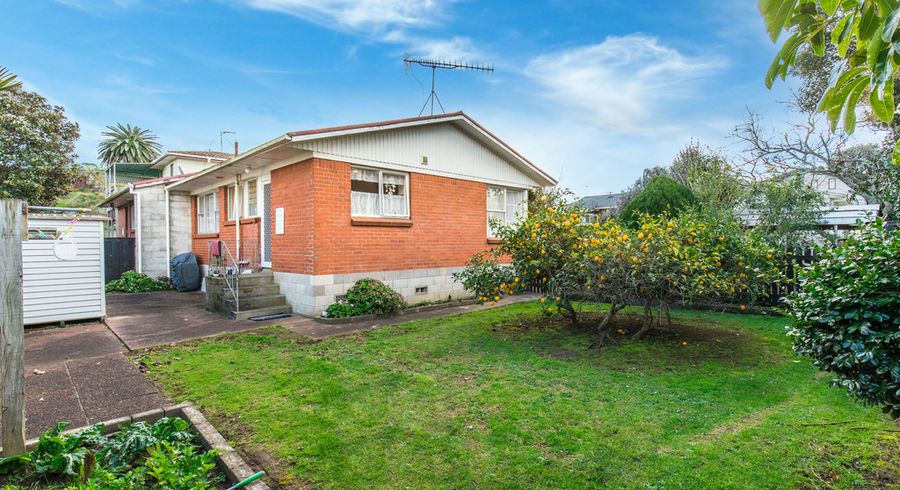 at 2/93 Coronation Road, Mangere Bridge, Auckland