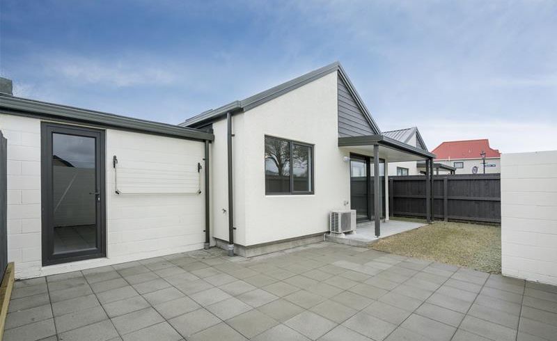  at 2/182 Brougham Street, Sydenham, Christchurch