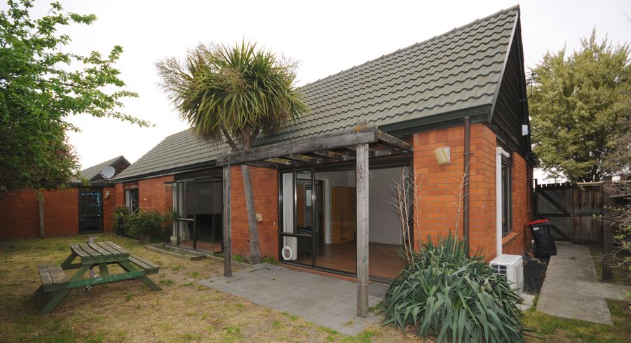  at 4/415 Mairehau Road, Parklands, Christchurch