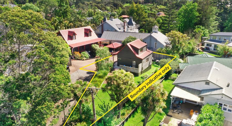  at 4/76 Kaurilands Road, Titirangi, Auckland