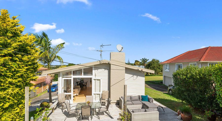  at 11 Tiroroa Avenue, Te Atatu South, Auckland