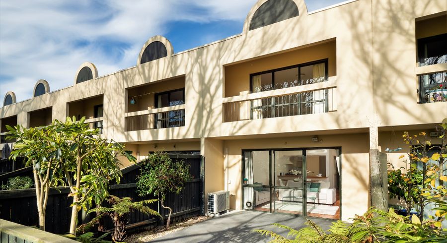  at 2/17 Devon Street, Sydenham, Christchurch