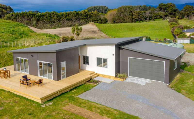  at 42A Strathnaver Drive, Waikawa Beach, Horowhenua